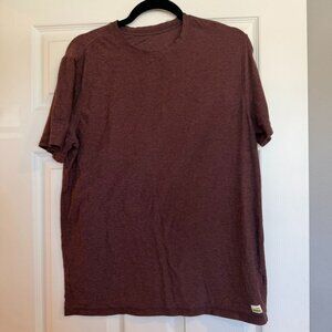 Vuori Mens Strato Tech Tee Shirt Short Sleeve Stretch Performance Maroon Size M